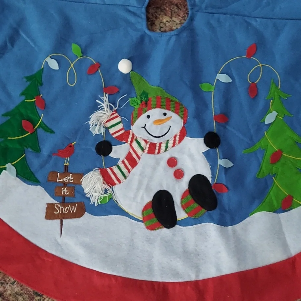 Adorably Festive Christmas Tree Skirt